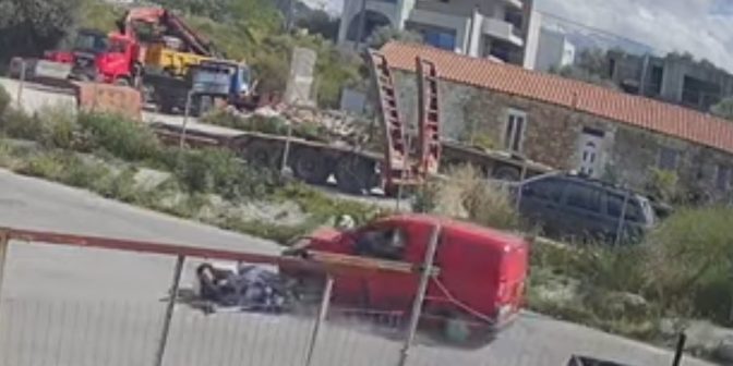 Σοκάρει το νέο βίντεο με το μίνι βαν που παρασύρει και εγκαταλείπει διανομέα