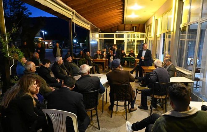 Πλήθος κόσμου στις επισκέψεις του Κώστα Σκρέκα σε Δενδροχώρι, Φωτάδα, Βαλτινό και Φήκη