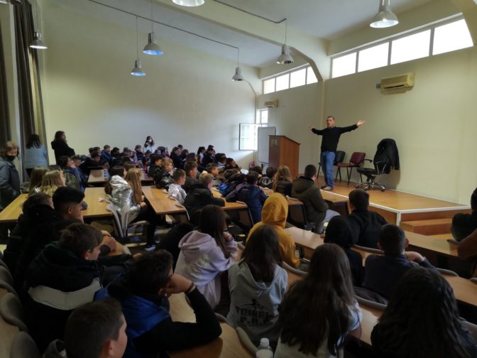 Τιμήθηκε στο 5ο Γυμνάσιο η Παγκόσμια Ημέρα Παιδικού Βιβλίου