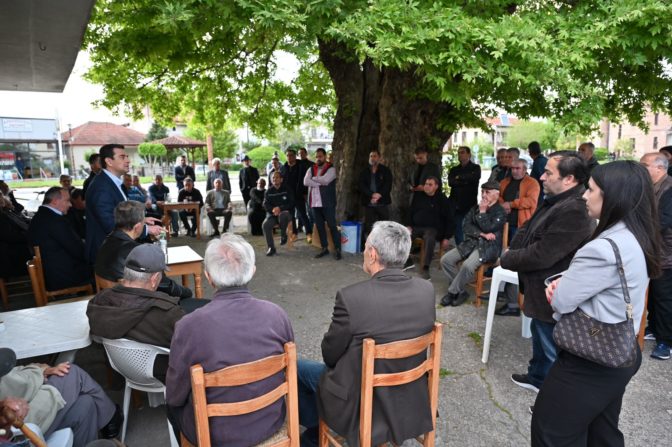 Στην πρώτη γραμμή με μεγάλες συγκεντρώσεις ο Κώστας Σκρέκας