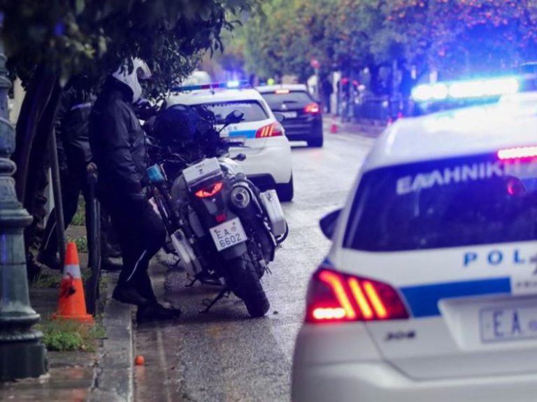 Λάρισα: Κυκλοφορούσε ελεύθερος με 2 χρόνια φυλακή στην …πλάτη του