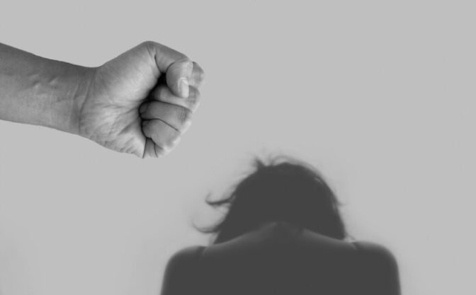 Γιος ξυλοκόπησε την μητέρα του και την έστειλε στο Νοσοκομείο Bόλου
