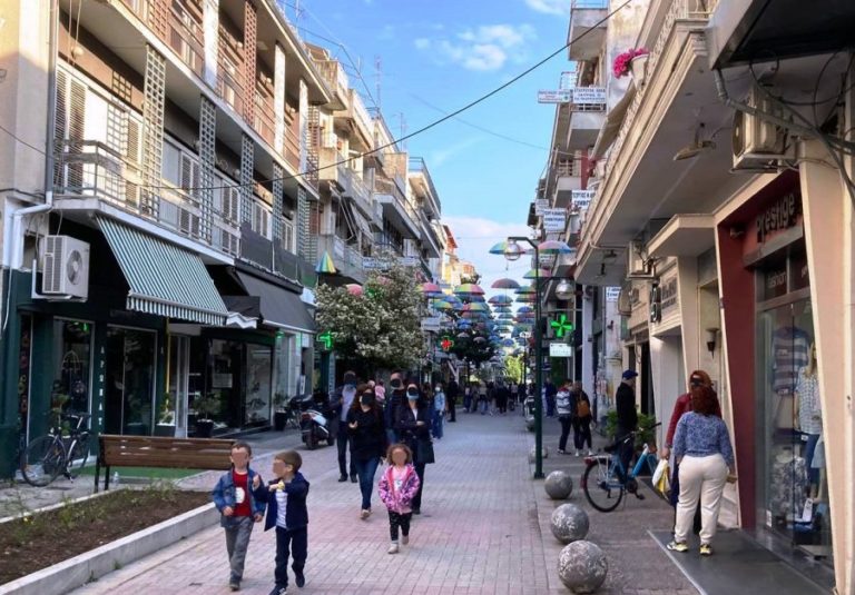 Στη 1 το μεσημέρι ανοίγει σήμερα η αγορά στα Τρίκαλα