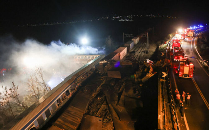 Ο μηχανοδηγός της εμπορικής αμαξοστοιχίας είδε το επιβατικό τρένο μόλις δύο δευτερόλεπτα πριν τη σύγκρουση