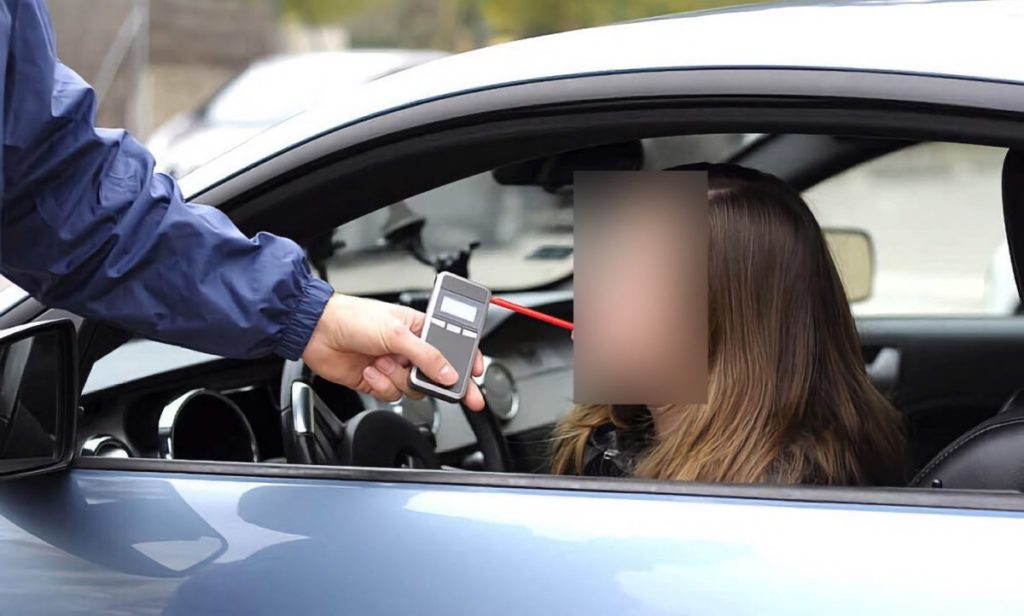 Σάλος στη Λάρισα για τη συλληφθείσα για μέθη υποψήφια βουλευτή