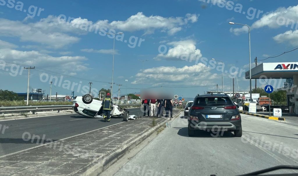 Λάρισα: Τρελή πορεία αυτοκινήτου στην οδό Βόλου