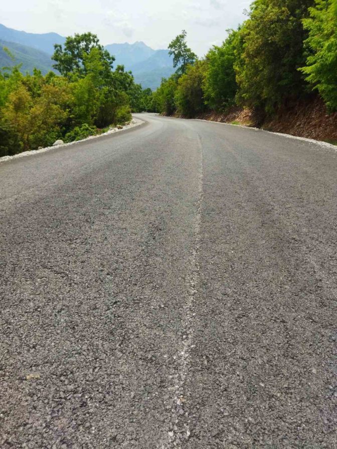 Βελτιώνονται οι δρόμοι προς τις Ιερές Μονές των Τρικάλων