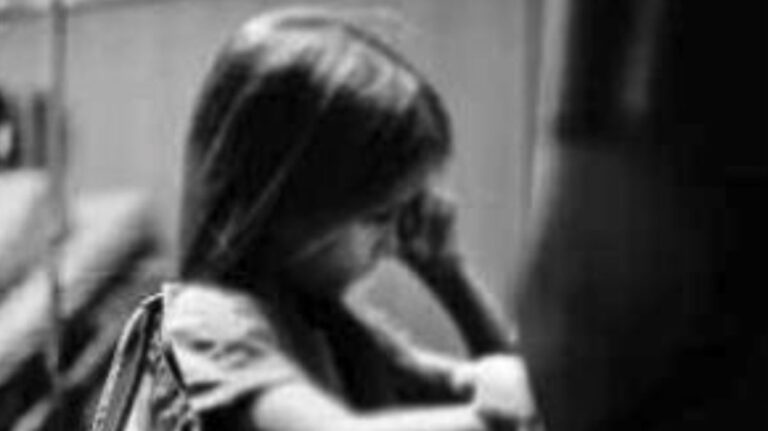 Συγκλονιστική ιστορία στον Τύρναβο: Ψάχνει τη χαμένη του αδελφή που χάθηκε πριν από 60 χρόνια