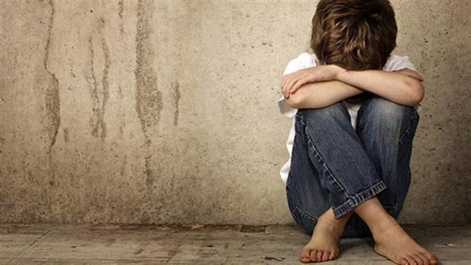 Απίστευτο: Του επέτρεψαν να βλέπει το 10χρονο παιδί του ενώ τον είχε καταγγείλει για κακοποίηση