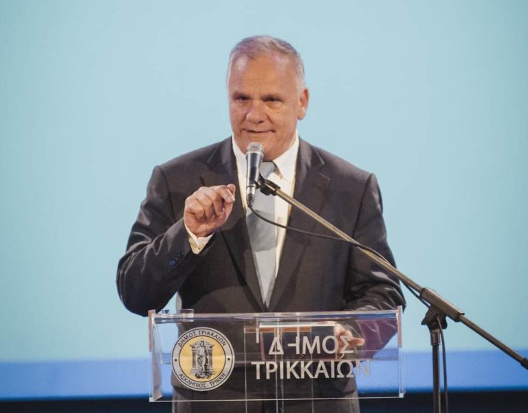 Μεγαλειώδης συγκέντρωση του Ηλία Βλαχογιάννη, σ’ ένα κατάμεστο μέσα και έξω Πνευματικό Κέντρο