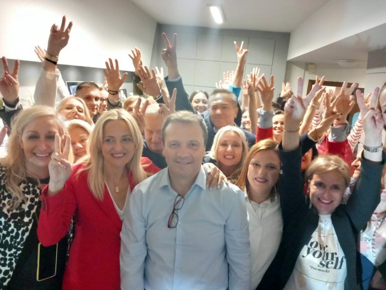 Με χαρά και ικανοποίηση υποδέχθηκαν το αποτέλεσμα στο γραφείο του Θανάση Λιούτα