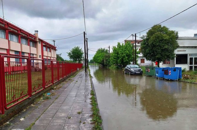 Κανένας συμβιβασμός με καταρρέοντα σχολεία & βυθισμένους δρόμους!