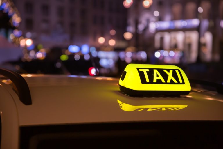 Βόλος: Μπήκε σε ταξί και έκλεψε 600 ευρώ!