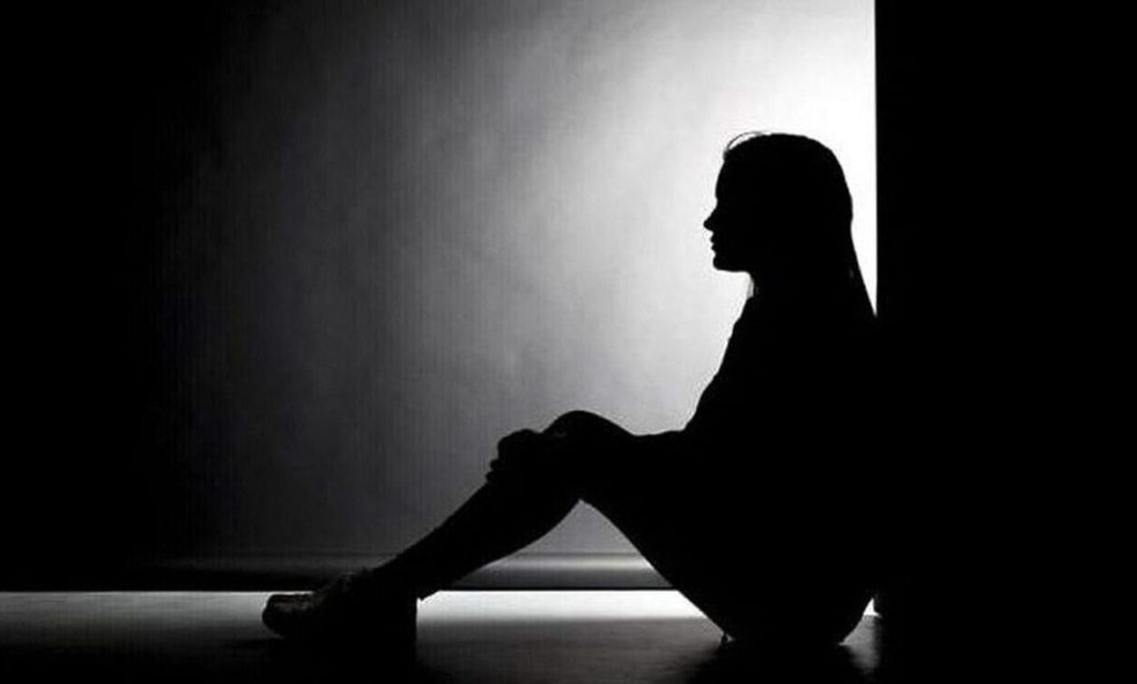 Φρίκη στον Τύρναβο: Βίαζαν την 22χρονη και την κατέγραφαν στο κινητό
