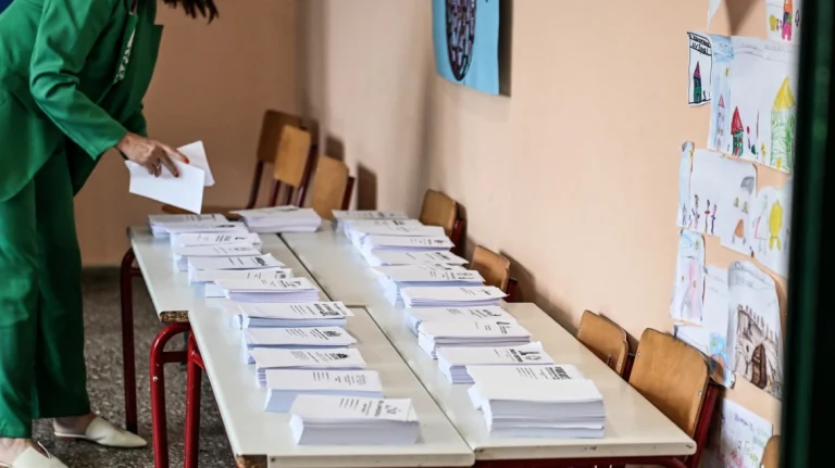 Η ώρα των «μικρών»: Βελόπουλος στη Βουλή – Γιάνης, Ζωή και «Νίκη» μένουν εκτός