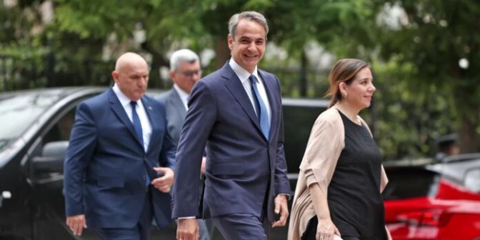 Μητσοτάκης: Παραδίδω την εντολή, εκλογές στις 25 Ιουνίου