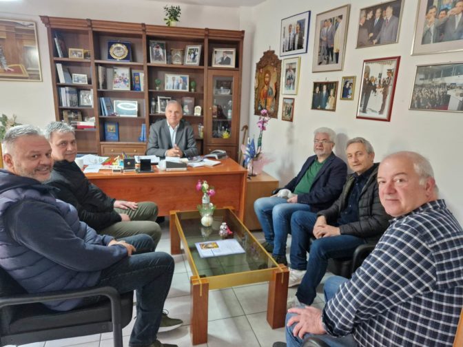 Οι έμποροι του ιστορικού εμπορικού κέντρου στηρίζουν Βλαχογιάννη