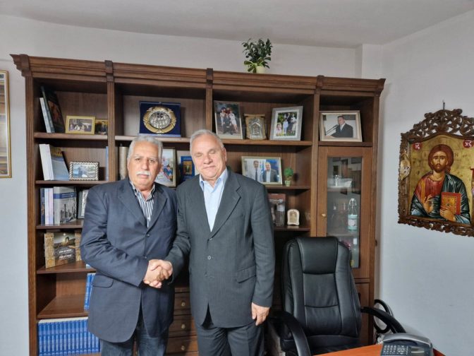 Ο Θανάσης Ακρίβος στηρίζει Ηλία Βλαχογιάννη