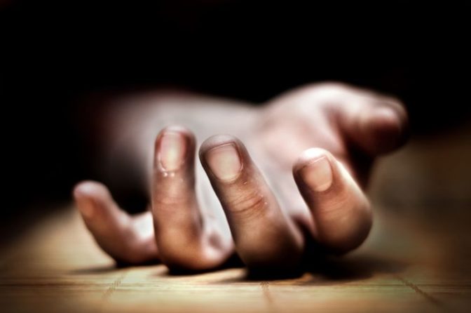 Ανησύχησε φίλη της που δεν απαντούσε στο τηλέφωνο και την βρήκε απαγχονισμένη