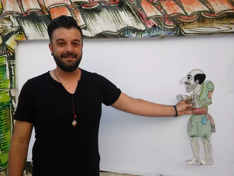 Παράσταση Καραγκιόζη στα Μεγάλα Καλύβια