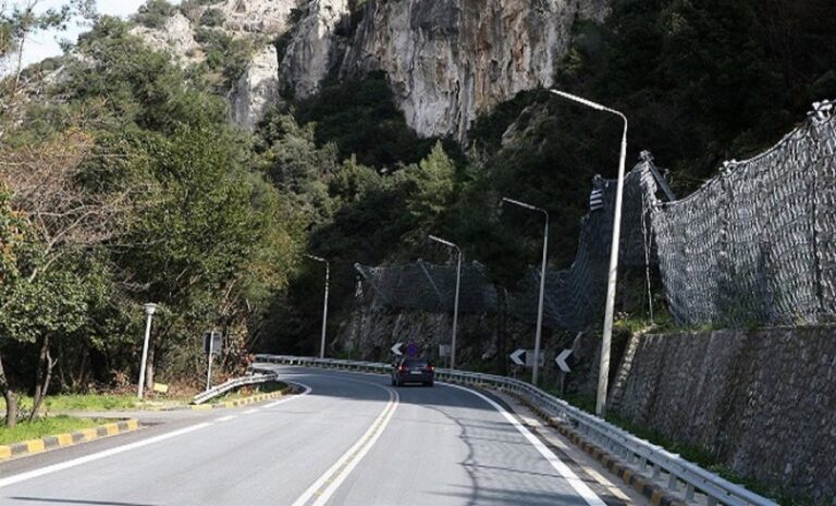 Λάρισα: Κατασκευάζεται νέος φράχτης βραχοπροστασίας στην Κοιλάδα των Τεμπών