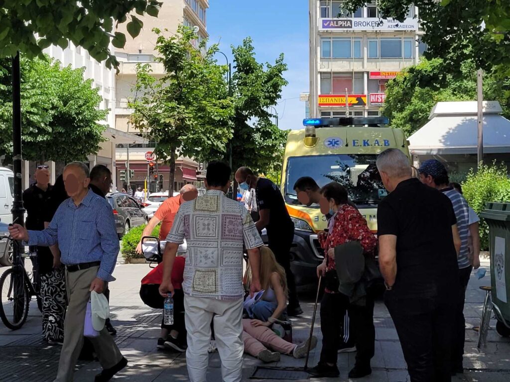 Γυναίκα σκόνταψε σε φρεάτιο και τραυματίστηκε στο πρόσωπο (φωτό)