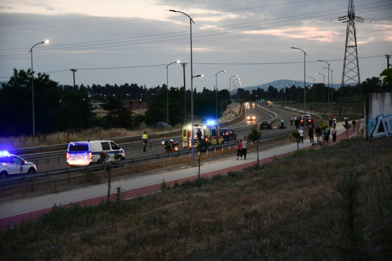 Τροχαίο με μία νεκρή και έναν σοβαρά τραυματία στη Λάρισα