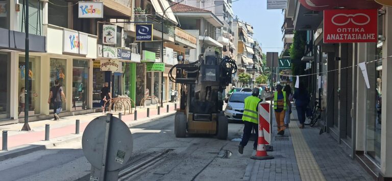 Οπτικές ίνες, σκάμματα, σκόνη και πρόσω ολοταχώς… για Ιούλη στα Τρίκαλα
