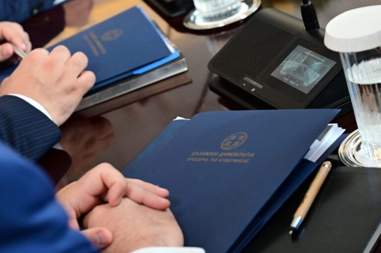 Οι 3+1 άξονες των μπλε φακέλων της ομάδας των «63»
