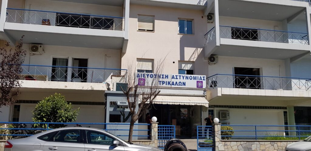 Συνελήφθησαν οι Ρομά που εμπλέκονται στην επίθεση του αστυνομικού στην Οιχαλία