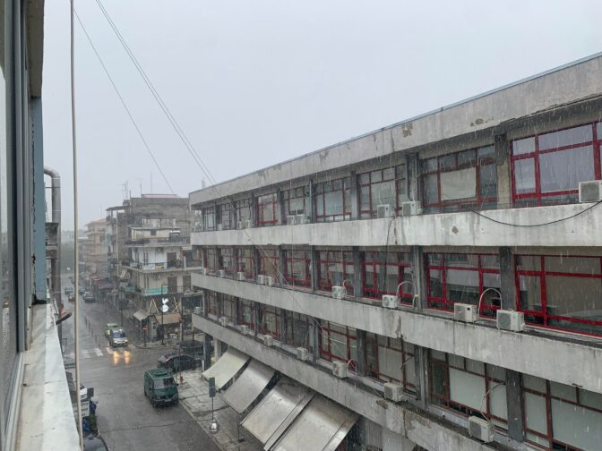 Άνοιξαν και πάλι οι ουρανοί στα Τρίκαλα