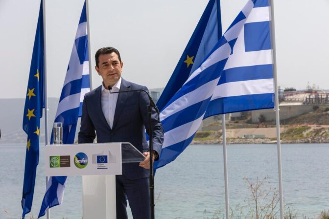 Σε χωριά της Φαρκαδόνας σήμερα Κυριακή ο Κώστας Σκρέκας
