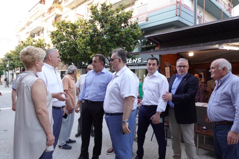 Όλα όσα είδαμε και ακούσαμε στο εκλογικό περίπτερο της ΝΔ (φωτο)