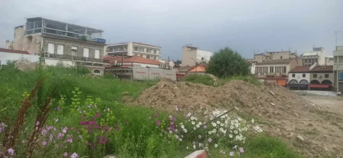 ΤΡΙΚΑΛΑ: SOS εκπέμπει το έργο ανάπλασης της Κεντρικής Πλατείας