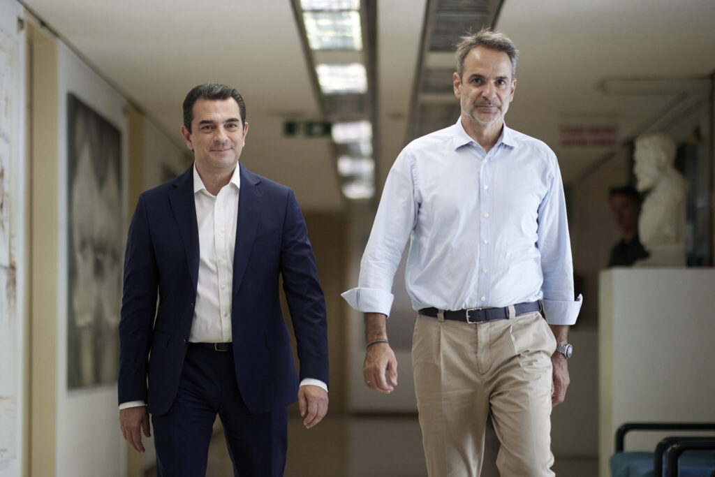 Στον Κώστα Σκρέκα ο Κυριάκος Μητσοτάκης