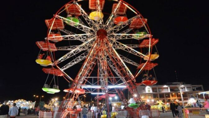 Προετοιμασίες για το ετήσιο παζάρι στην Φαρκαδόνα