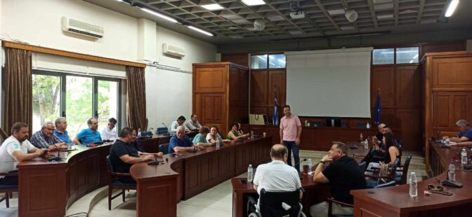 Ξεκίνησε η κρίσιμη συνεδρίαση για το μέλλον της παράταξης του Δημήτρη Παπαστεργίου