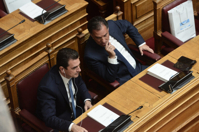 Στα βαθιά του Υπουργείου Ανάπτυξης ο Κώστας Σκρέκας