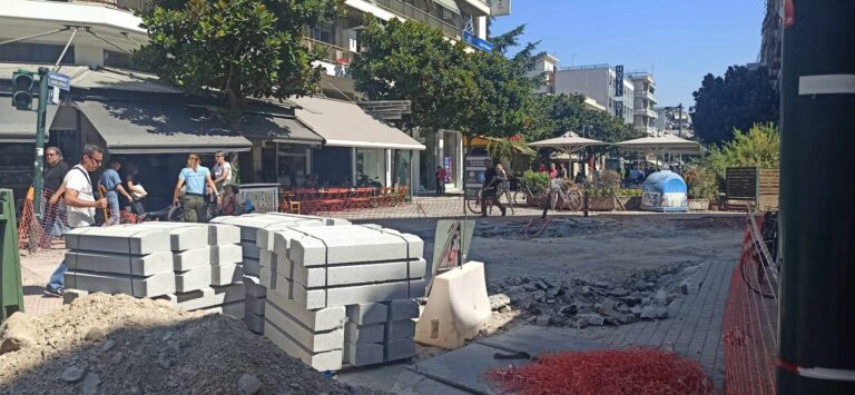 Δύο ατυχήματα με ηλικιωμένους σήμερα στα έργα της οδού Γαριβάλδη