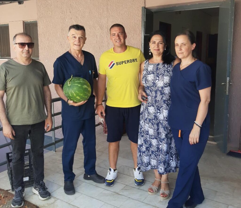 Καρπούζια δώρισε Τρικαλινός παραγωγός στο Χρονίων Παθήσεων