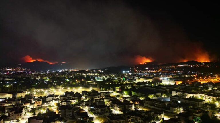 Πύρινη κόλαση στη Μαγνησία με δύο νεκρούς στη Μαγνησία