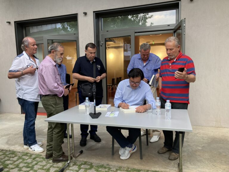 Σε συγκινησιακό κλίμα η ομιλία Καλεντερίδη στη Βιβλιοθήκη Καλαμπάκας