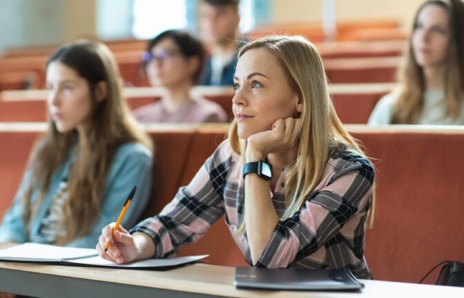 Μεγάλο το ενδιαφέρον για τα Δημόσια ΙΕΚ στα Τρίκαλα