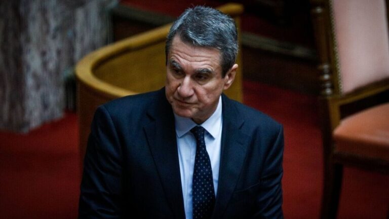 Παραιτήθηκε από το ΠΑΣΟΚ ο Ανδρέας Λοβέρδος