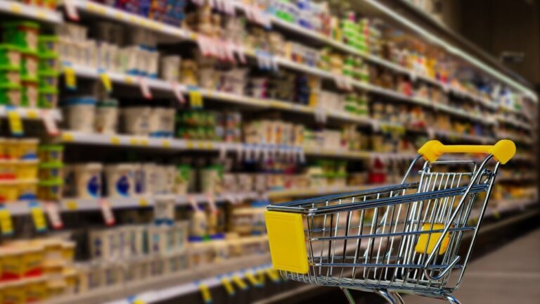 Πώς θα δώσει η κυβέρνηση τη μάχη κατά της ακρίβειας