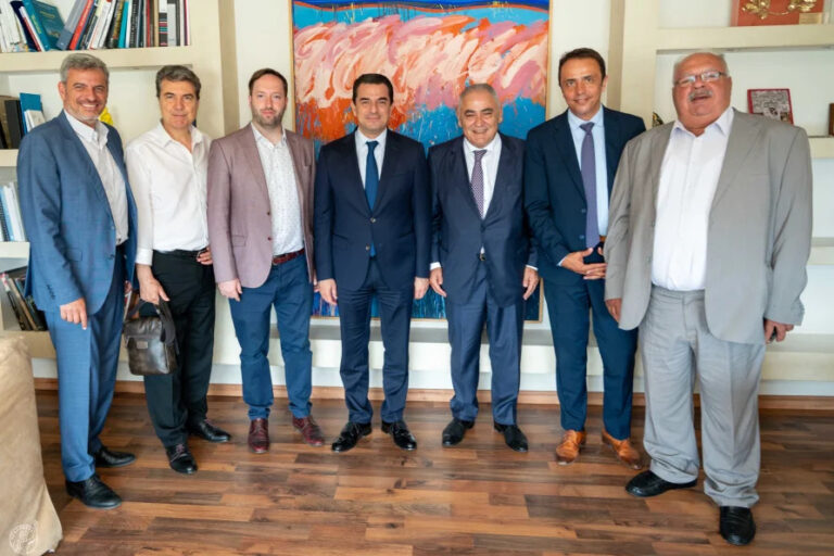 Στον Υπουργό Ανάπτυξης Κώστα Σκρέκα εκπρόσωποι της επιχειρηματικής κοινότητας για τα προβλήματα της αγοράς