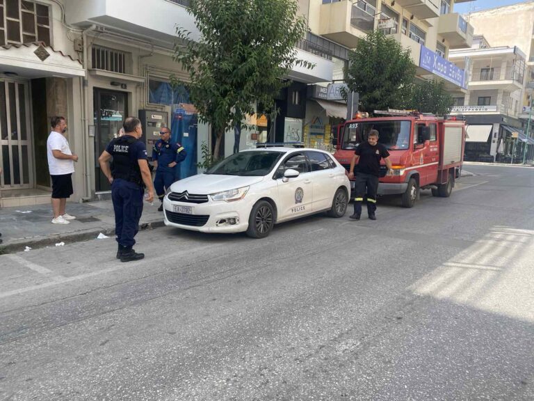 Έσπασε αγωγός αποχέτευσης σε διαμέρισμα στο κέντρο των Τρικάλων (φωτο)
