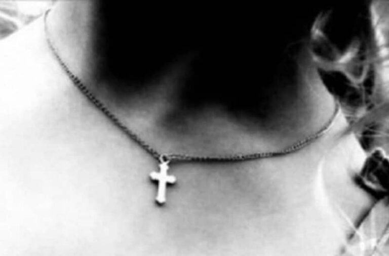 Χάθηκε σταυρός μεγάλης συναισθηματικής αξίας στο κέντρο των Τρικάλων