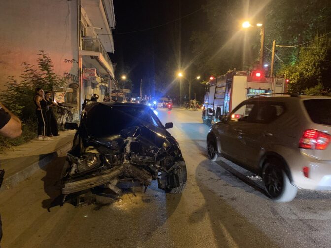Σοκαριστικό τροχαίο προς Μύλο Ματσόπουλου - Δύο νεαρά άτομα στο Νοσοκομείο Τρικάλων