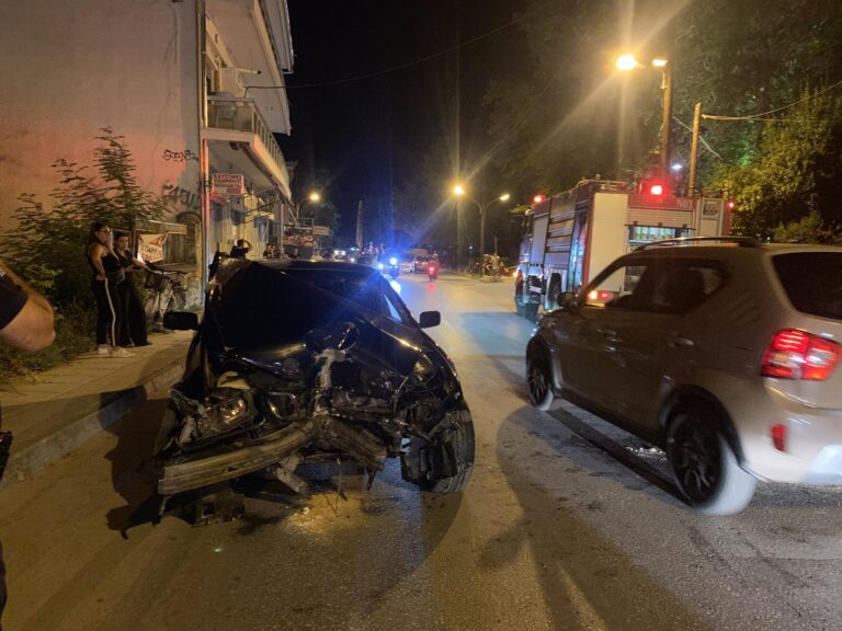 Σοκαριστικό τροχαίο προς Μύλο Ματσόπουλου – Δύο νεαρά άτομα στο Νοσοκομείο Τρικάλων